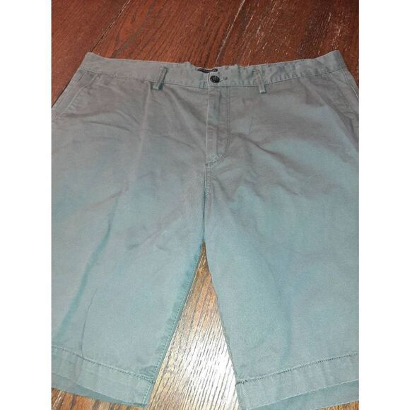 Mens Waist Size 40 Gap Khakis Grey High Rise Cotton Shorts Flat Front Pockets - Picture 2 of 3